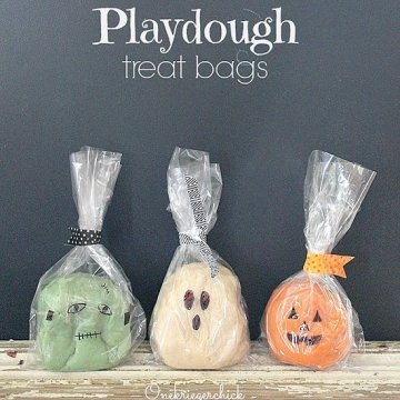 play dough treat bags, halloween candy-free trick or treat options